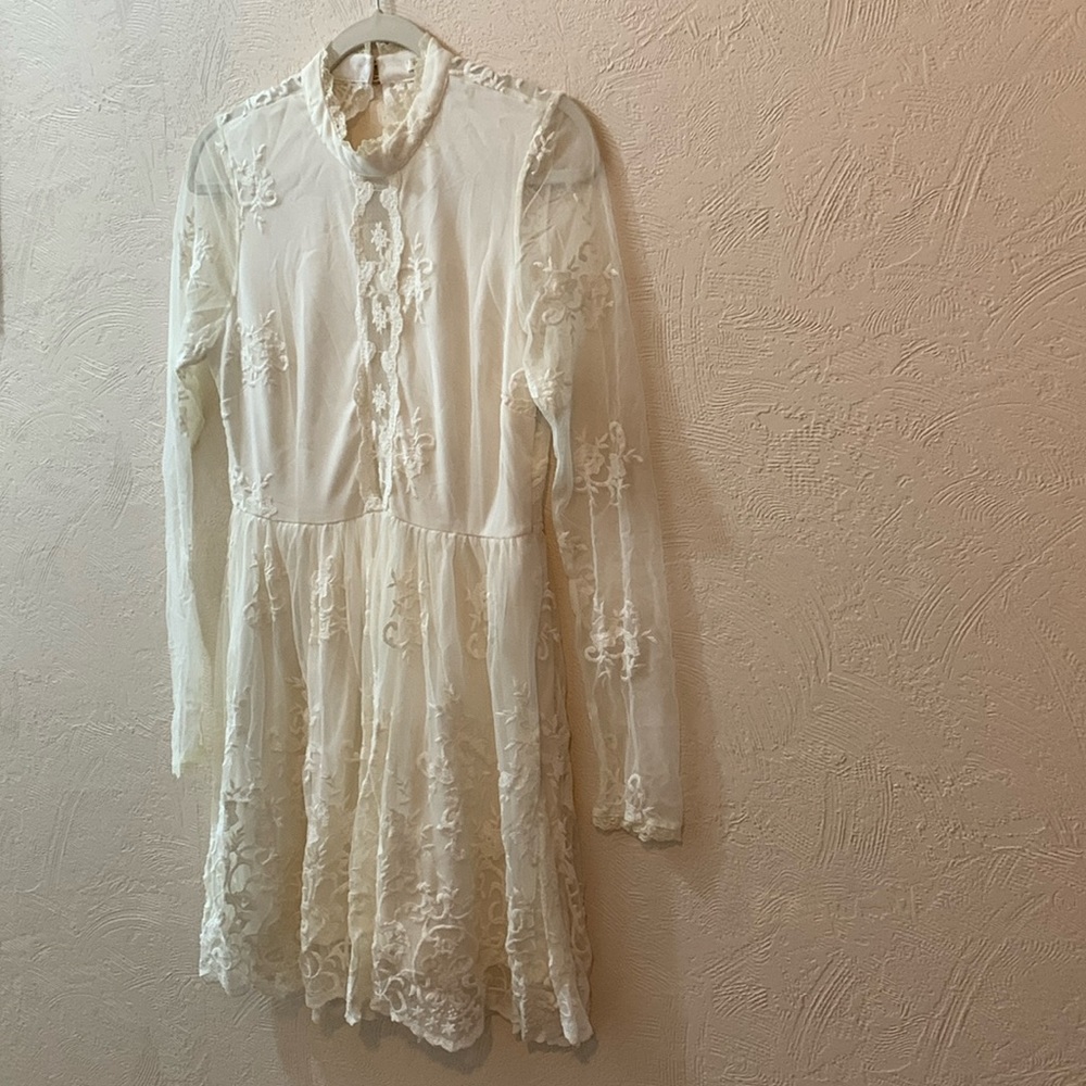 Last chance before donating! Vintage inspired lace Forever 21 dress, size Large